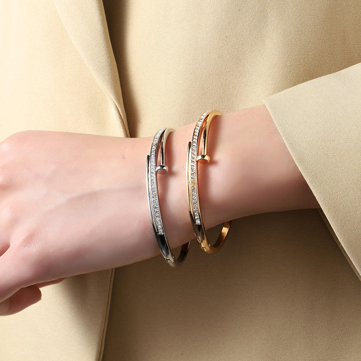 H715a88190e8d4a25b5d8f60621555704a